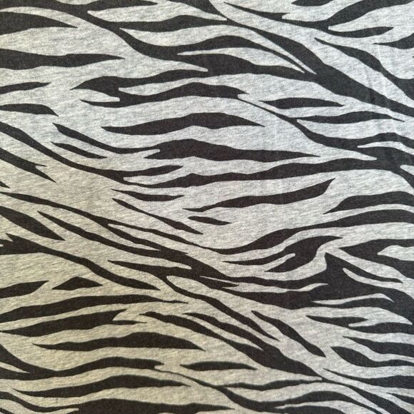 Old Navy maternity gray zebra M fitted - Picture 5 of 5